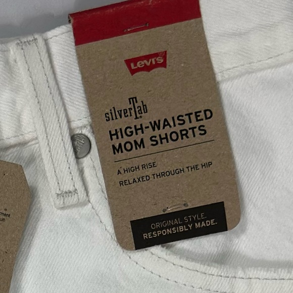 LEVI'S WHITE DENIM HIGH WAIST MOM SHORTS - Picture 9 of 9